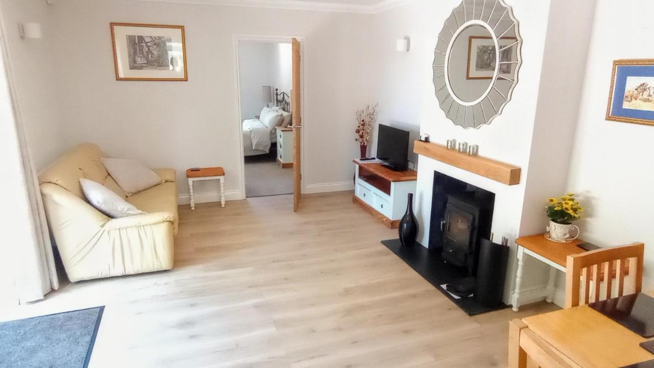 Oakcroft Apartment